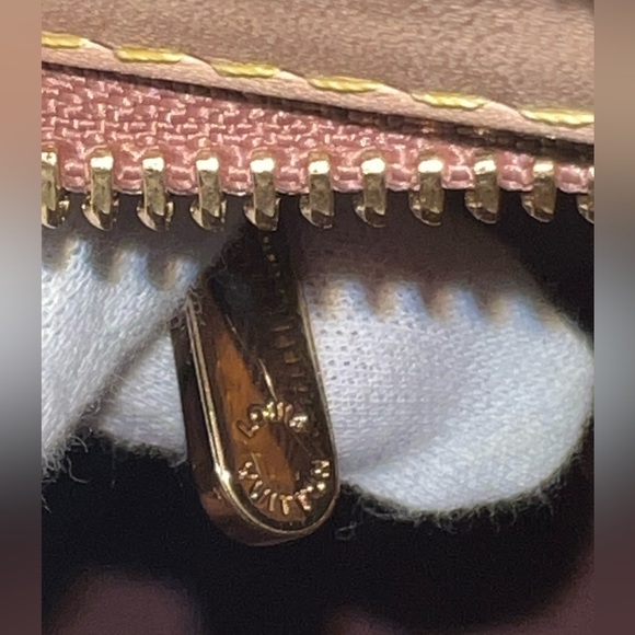 Louis Vuitton Vernis Brea GM  Rose Velours(Like NEW!!) - Picture 15 of 16